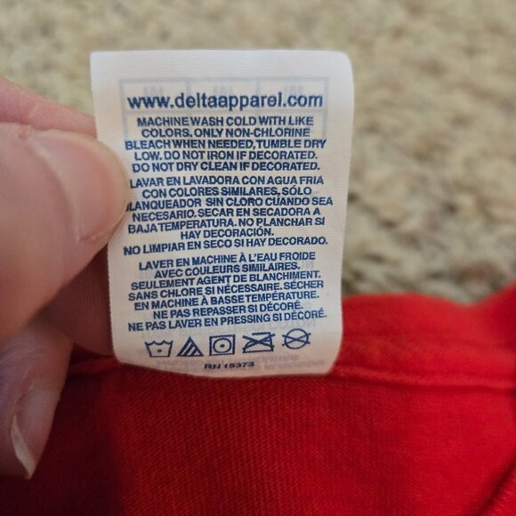 Wisconsin Badgers Red Long Sleeve Shirt Adult Size Medium NWOT - Picture 6 of 8